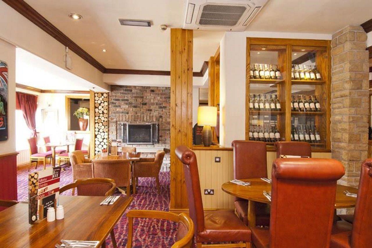 Premier Inn Huddersfield Central Eksteriør bilde