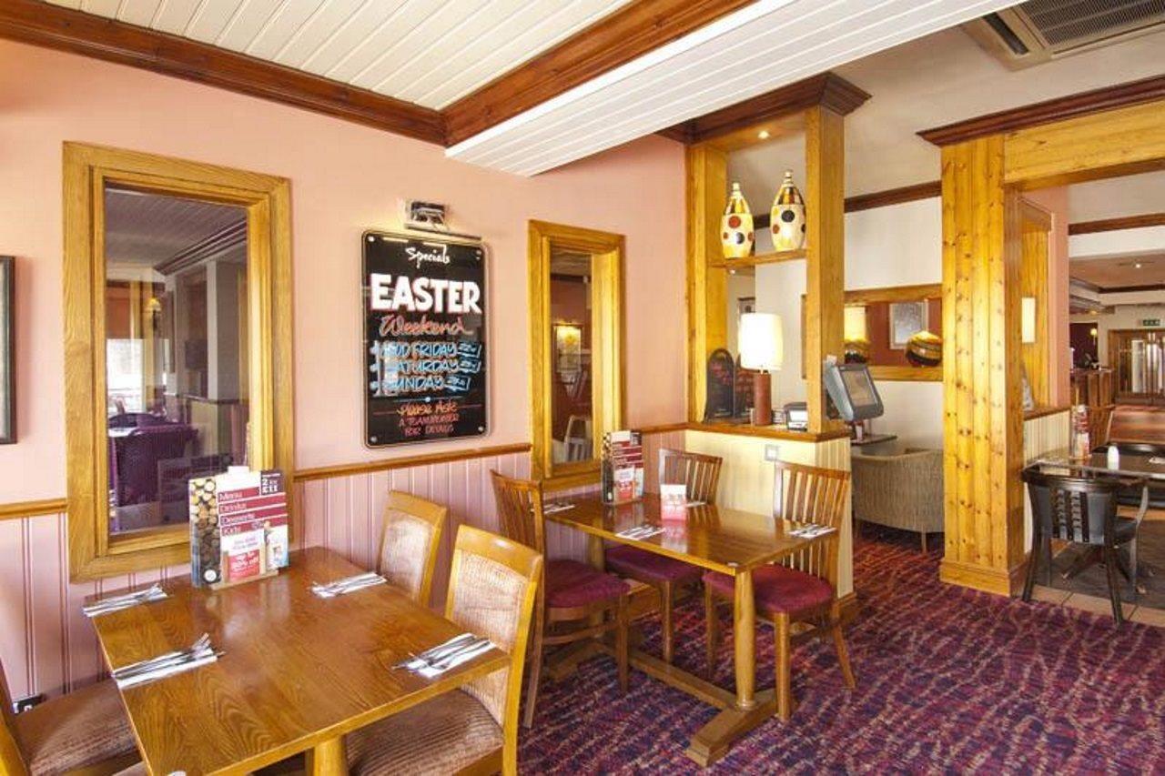 Premier Inn Huddersfield Central Eksteriør bilde