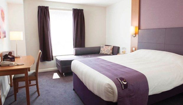 Premier Inn Huddersfield Central Eksteriør bilde